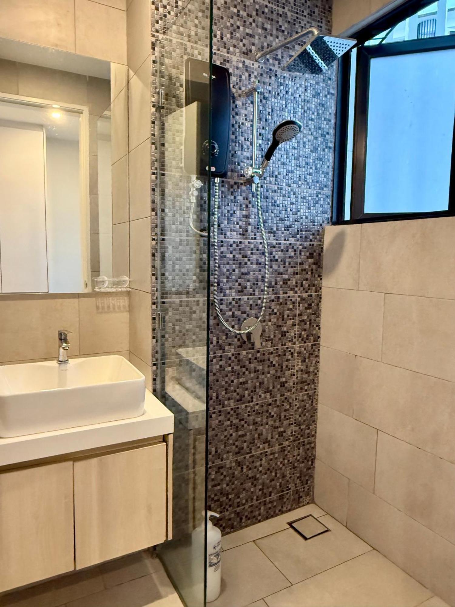 The Shore Executive Suites By Ys Luxury Kota Kinabalu Bagian luar foto